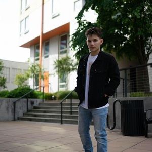 Meet your Posher, Daniel